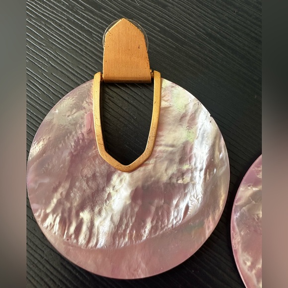 Kendra Scott Pink Shell Earrings - Picture 6 of 6